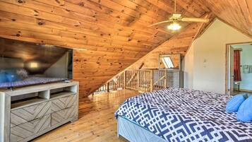 Cabin (Cabin 4 bedroom) | 2 bedrooms, premium bedding, free WiFi, bed sheets
