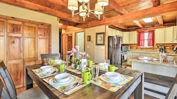 Cabin (Cabin 4 bedroom) | Private kitchen