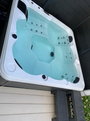 Bain à remous extérieur