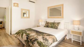 Deluxe Duplex, Sea View | 2 bedrooms, premium bedding, pillowtop beds, individually decorated