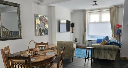 Jubilee Jewel a Treasure in The Queen of Valleys