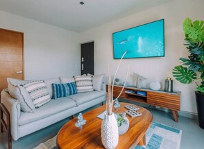 32-inch LCD TV with cable channels - Ocean Condo in the center of Cabo S.L (Cabo San Lucas)