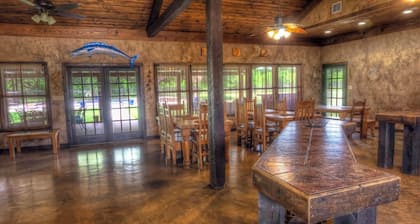 6-bedroom Lodge on 12 acres in Concan, Texas. Swimming pool & hot tub.