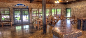 6-bedroom Lodge on 12 acres in Concan, Texas. Swimming pool & hot tub.