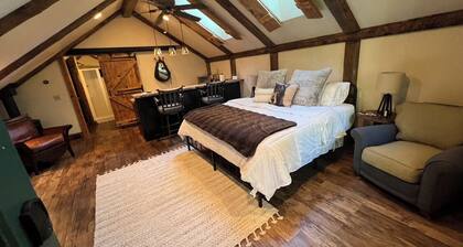 Cozy 1-bedroom cottage on the lake + Dock in charming Crosslake
