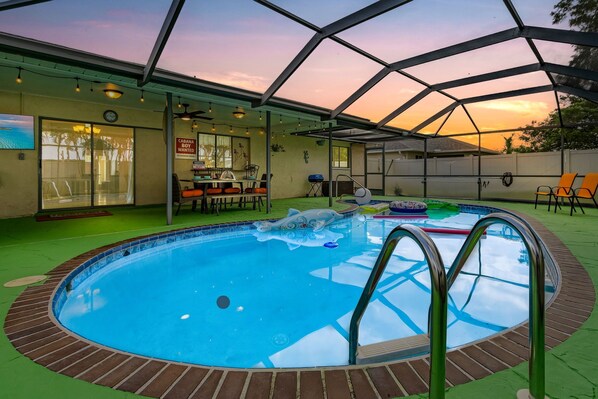 A heated pool - Relax in Our 3BR Oasis - Heated Pool, Gym, Pet Friendly & Boat Access! (Cape Coral)