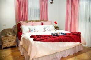 6 chambres, fer et planche à repasser, Wi-Fi, literie fournie