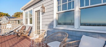 Magnificent Ocean View; Walk to beaches and town