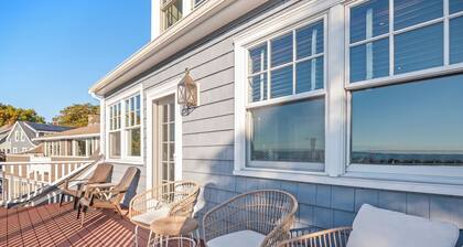 Magnificent Ocean View; Walk to beaches and town