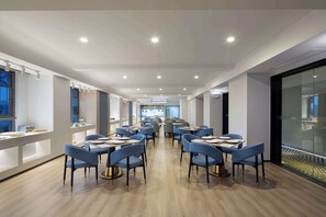 Breakfast area - Microtel By Wyndham Changsha South Railway Station (Changsha)