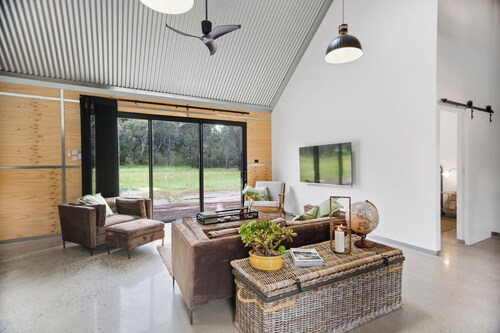 ALL Sheds - Comfort & Style for Families or Groups up to 10 guests