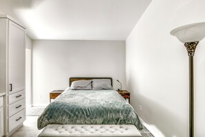 WiFi, bed sheets