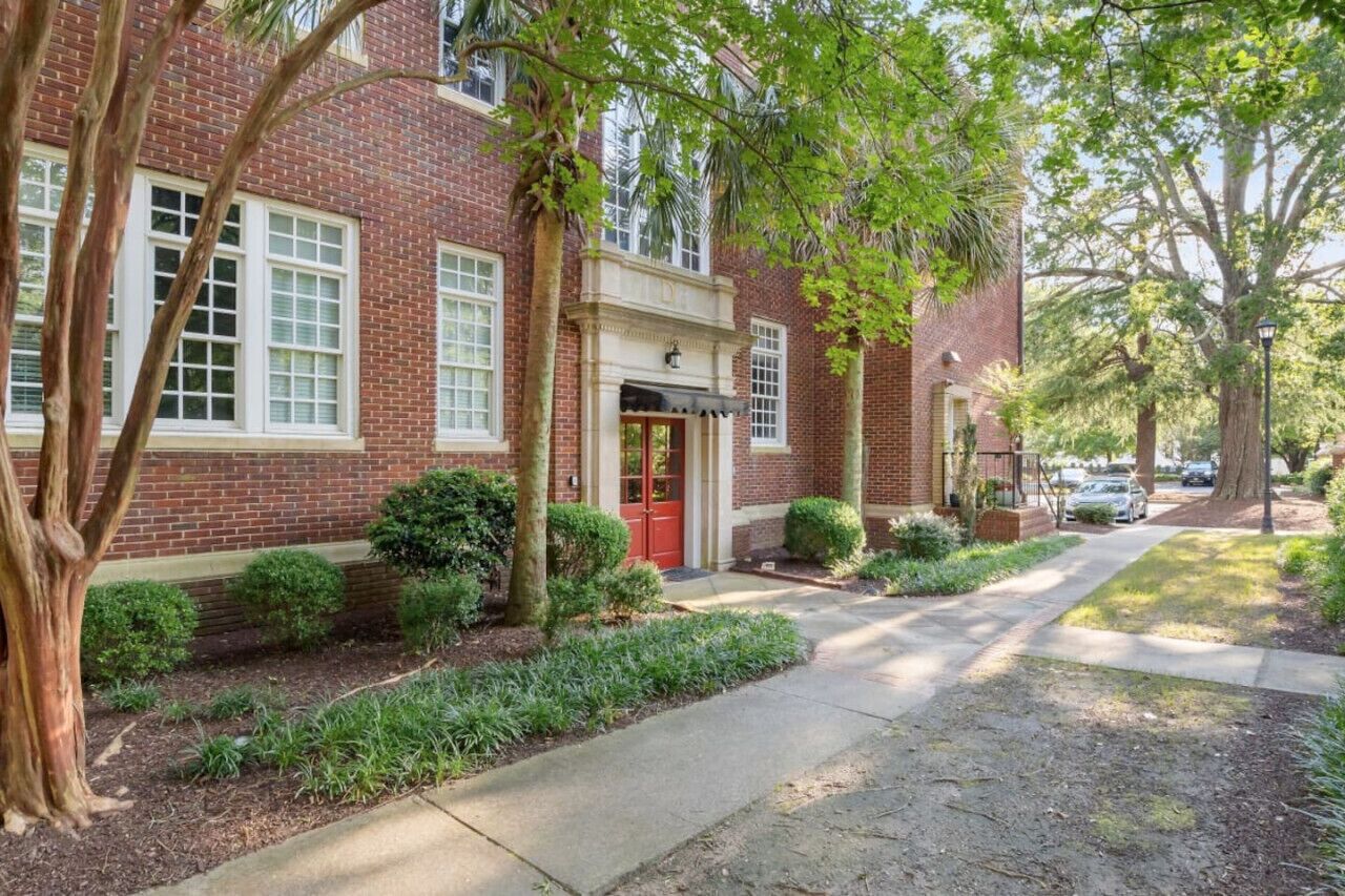 Devine Downtown Condo Near USC, Fort Jackson