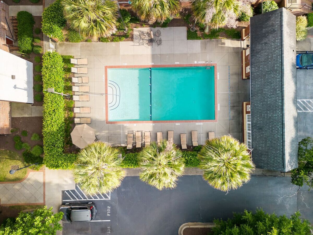 Luxury Condo: USC, Ft Jackson