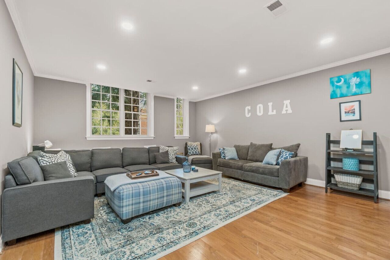 Schoolhouse Condo. Sleeps 8 Near Ft Jackson, USC