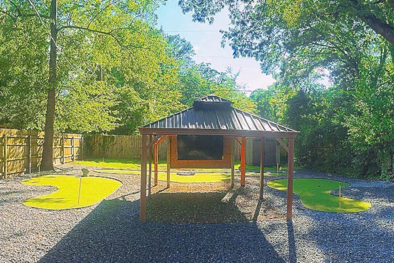 CB90 Cottage: USC, Fort Jackson, Downtown Columbia