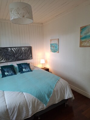 3 bedrooms, iron/ironing board, WiFi, bed sheets - Creole villa with 30° heated pool. Secure location. Animals not tolerated    (Le guillaume)