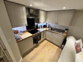 Refrigerador, microondas, horno, placa de cocina