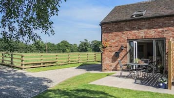 Cottage | Property grounds