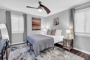 2 Schlafzimmer, Schreibtisch, Bügeleisen/Bügelbrett, kostenloses WLAN