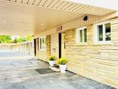 Brant Inn