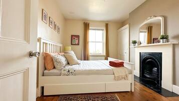 3 bedrooms, iron/ironing board, free WiFi, bed sheets