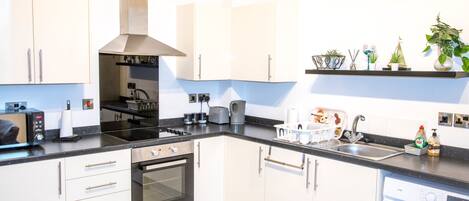 Fridge, microwave, oven, stovetop