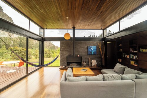 Casa Satori. Stunning Country House with Breathtaking Views of Suesca’s Rocks. 