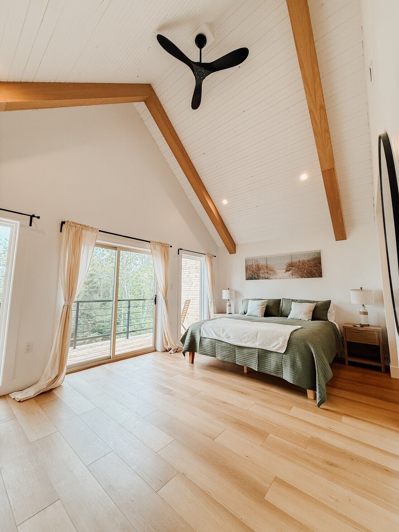 3 chambres, fer et planche à repasser, Wi-Fi, draps fournis