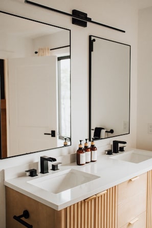 Hair dryer - Oyster Creek Chalet 3 (Gaspereaux)