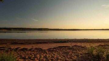 Nær stranden