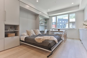 Basic Studio | 1 bedroom, individually decorated, individually furnished, desk