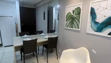 Comfort Apartment | Dining