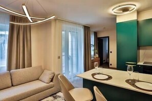 TV - IMCT - Sun Hill A406 Luxury Suites (Budapest)