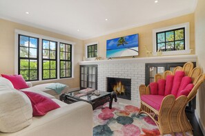 Télévision, jeux vidéo, chaîne hi-fi