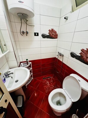 Apartment | Bathroom