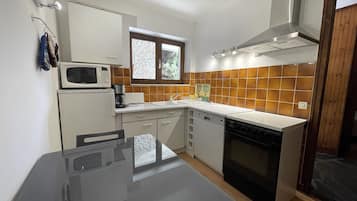 Køleskab, mikrobølgeovn, ovn, opvaskemaskine