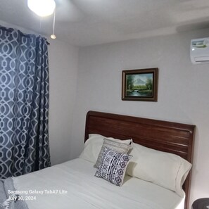 2 slaapkamers, een strijkplank/strijkijzer, wifi, beddengoed