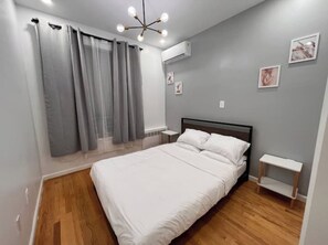 2 bedrooms, iron/ironing board, WiFi, bed sheets - BK HOUSE-Lovely 2 bedroom rental unit in Brooklyn (Brooklyn)