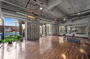Fitness facility - Downtown Dallas Gem: Your Perfect Urban Retreat 14 (Dallas)