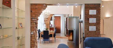 المنشأة من الداخل