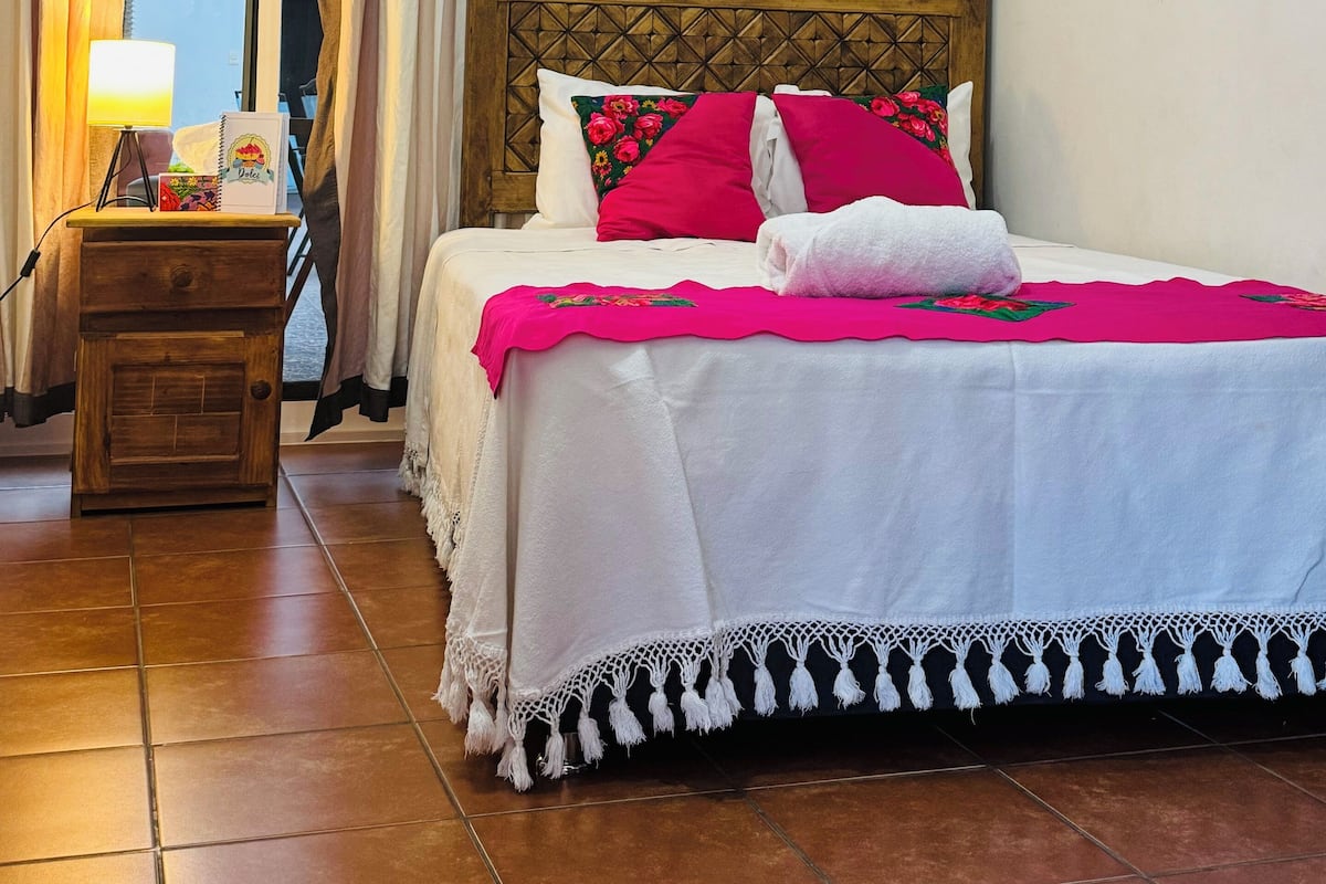 Standard Triple Room, Courtyard View | Iron/ironing board, free WiFi