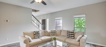 Pet-Friendly Allen Home ~ 30 Mi to Dallas!