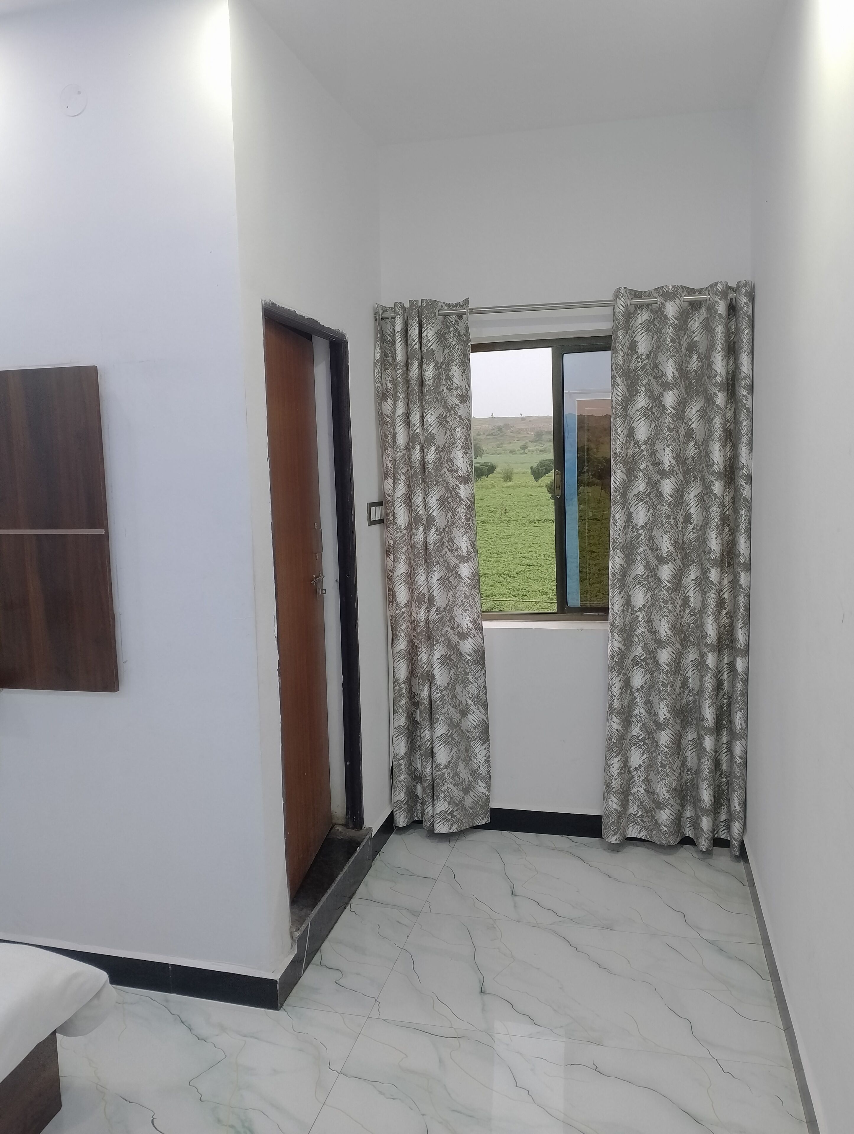 Basic Double Room, Mountain View | Hypo-allergenic bedding, free WiFi, bed sheets