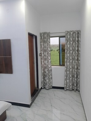 Hypo-allergenic bedding, free WiFi, bed sheets - Hotel Moonlight & Restaurant (Sehore)