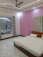 Habitación Deluxe doble, balcón, vistas al jardín | Ropa de cama hipoalergénica, wifi gratis, ropa de cama