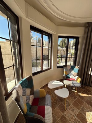 Appartement, 1 chambre, balcon, vue sur la ville | Intérieur