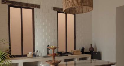 Cozy hotel suite in marvelous San Francisco de Campeche with WiFi, AC