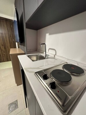 Apartment, 1 Bedroom, City View | Interior - Stylish Luxe Apartment Fr 0005 (Amman)