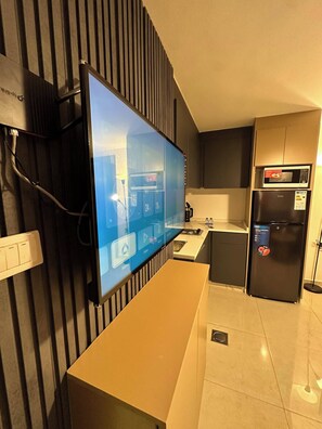 Apartment, 1 Bedroom, City View | Room amenity
